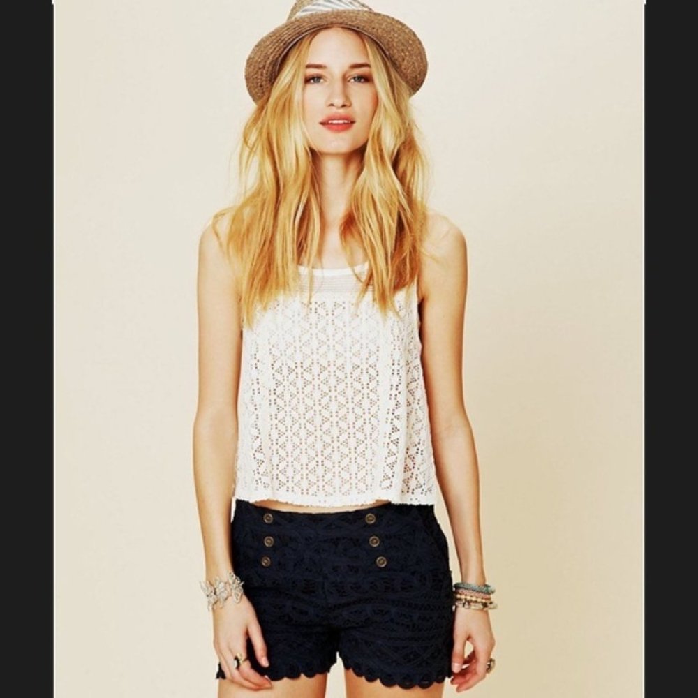 FREE PEOPLE Summer Crochet Lace Crop